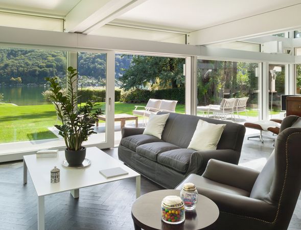 Take advantage of the sun with glass walls