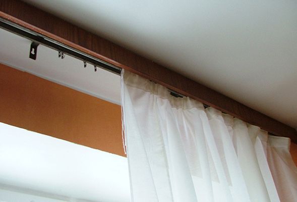 Types of curtain rods in Dubai 