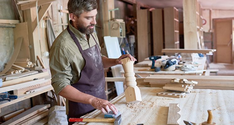 Questions You Should Ask Before Hiring a Carpenter in Dubai