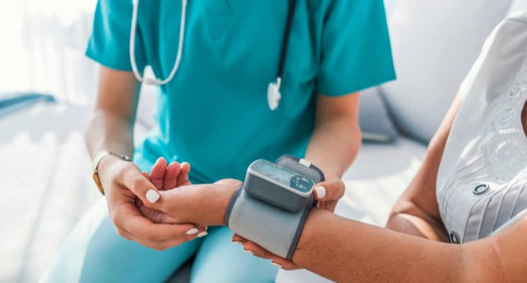 Factors to Consider Before Hiring a Nurse at Home in Dubai