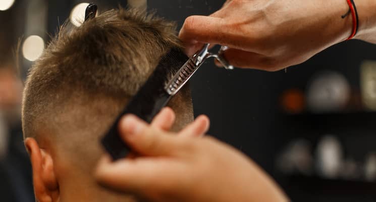 Top Services in Dubai to Get from a Men’s Salon at Home