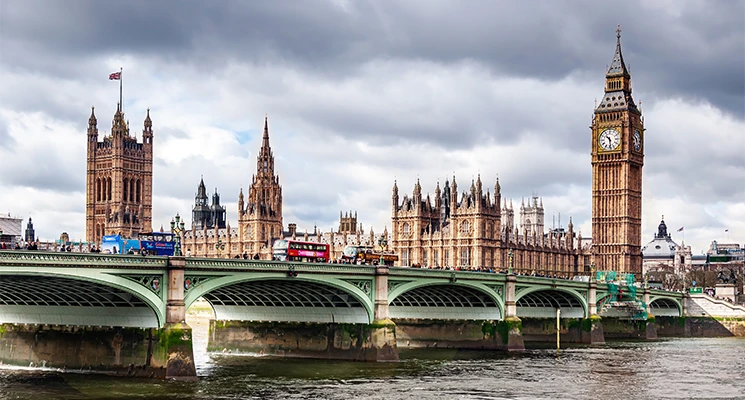 Moving from Dubai to England: All You Need to Know