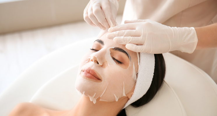 What is Included in Luxury Salon Services at Home?