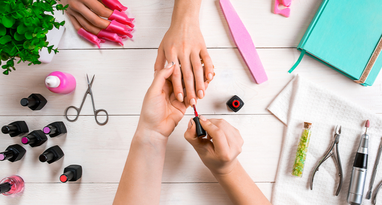 3 Types of Luxury Mani-Pedi Home Services in Dubai