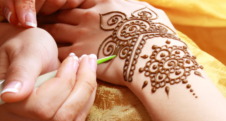henna in Dubai