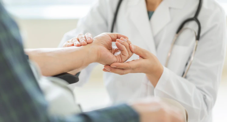 doctor at home in Dubai