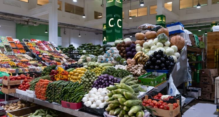 local markets for budget shopping in Dubai