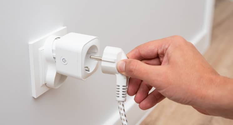 smart plug in Dubai