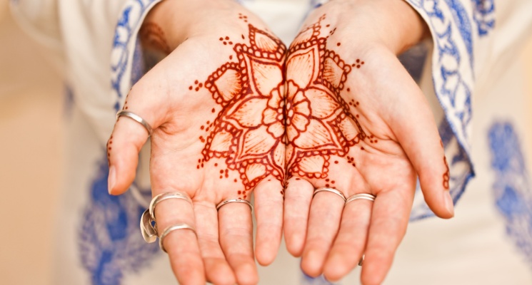 10 Tips to Make Your Henna Last Longer - ServiceMarket Blog