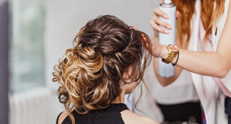 Choose the Right At-Home Hair Stylist in Abu Dhabi 