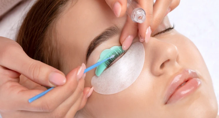 Cost of Lashes and Brows at Home in Abu Dhabi