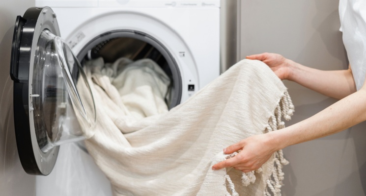 Common Curtain Cleaning Mistakes in Dubai