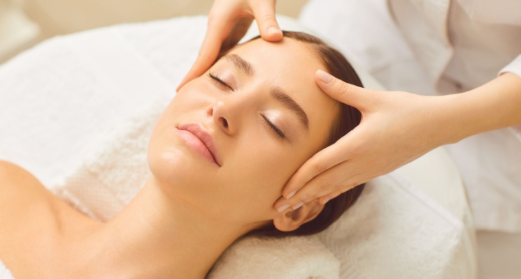 Home Beauty Services in Dubai to Reset After Vacation