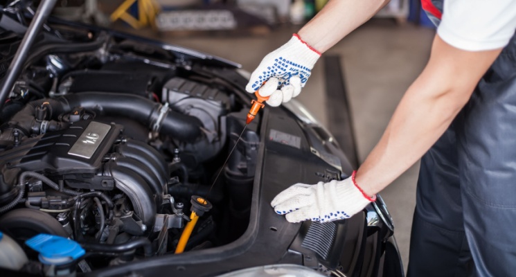 What’s Included in a Full Car Service Package in Dubai?