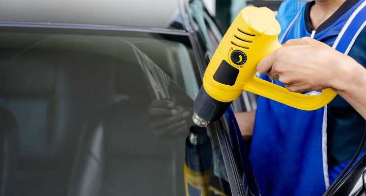 Complete Guide to Car Window Tinting at Home in Dubai
