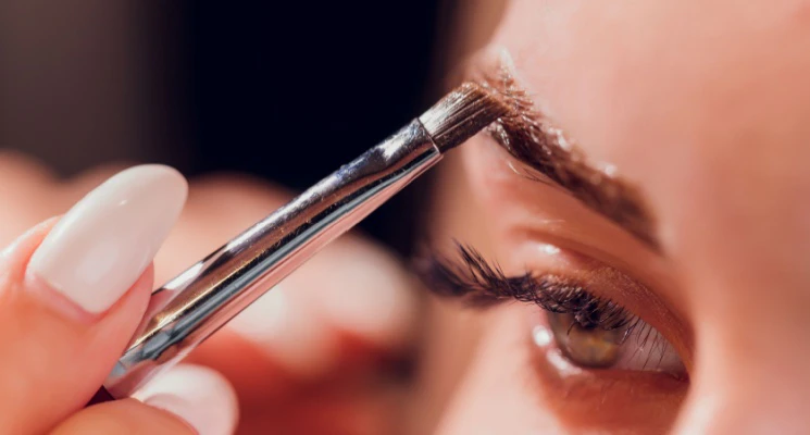 How to Care for Your Lashes and Brows Pre- & Post-Treatment in Dubai