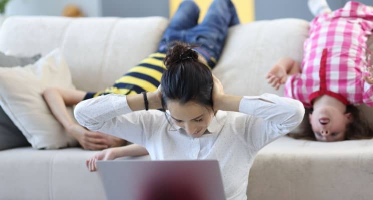 UAE Announces Early Spring Break: How Babysitters Can Help