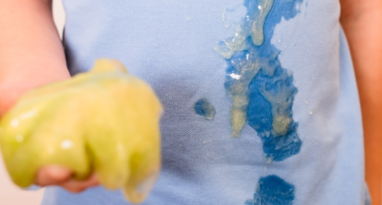 Laundry at Home: Tips to Remove Slime from Clothes Safely